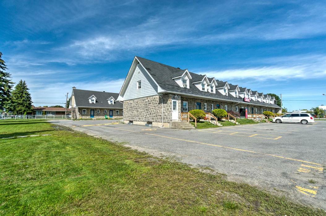 Motel Grande Ile Salaberry-de-Valleyfield Exterior foto